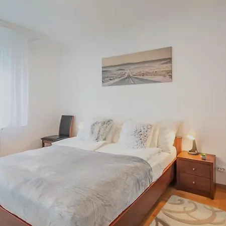 Ingyenes Parkolas Kert, Enyelmes Apartmán *